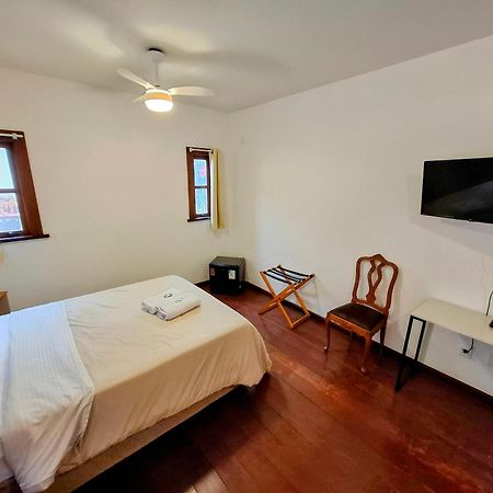 Casa Rosada Seu Refugio Na Serra ミゲウ・ペレイラ エクステリア 写真
